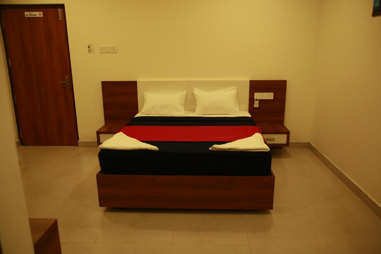 Dreams Residency Manjeri Exterior photo